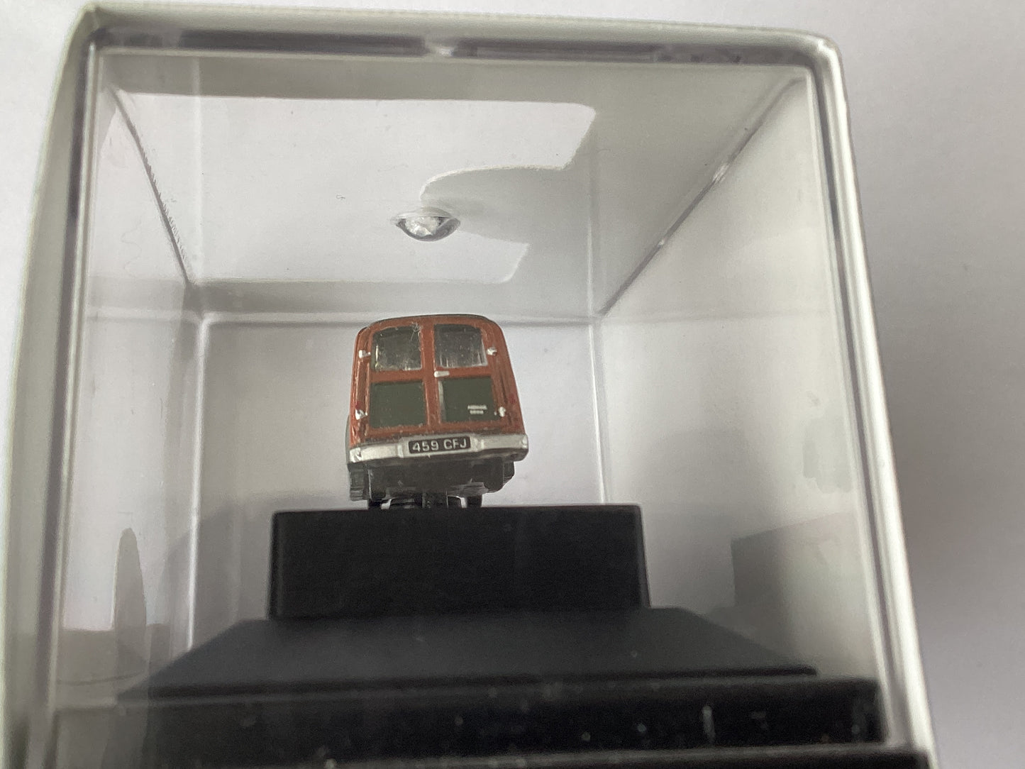 Oxford diecast N GAUGE CODE NMMT008=MORRIS MINOR TRAVELLER