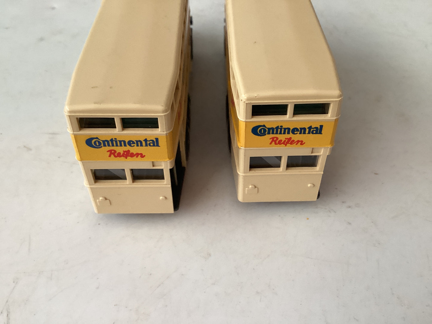 (Copy) 2 X WIKING 1.87 Scale (HO/OO Gauge) PLASTIC MERCEDES BERLIN DOUBLE DECKER BUS
