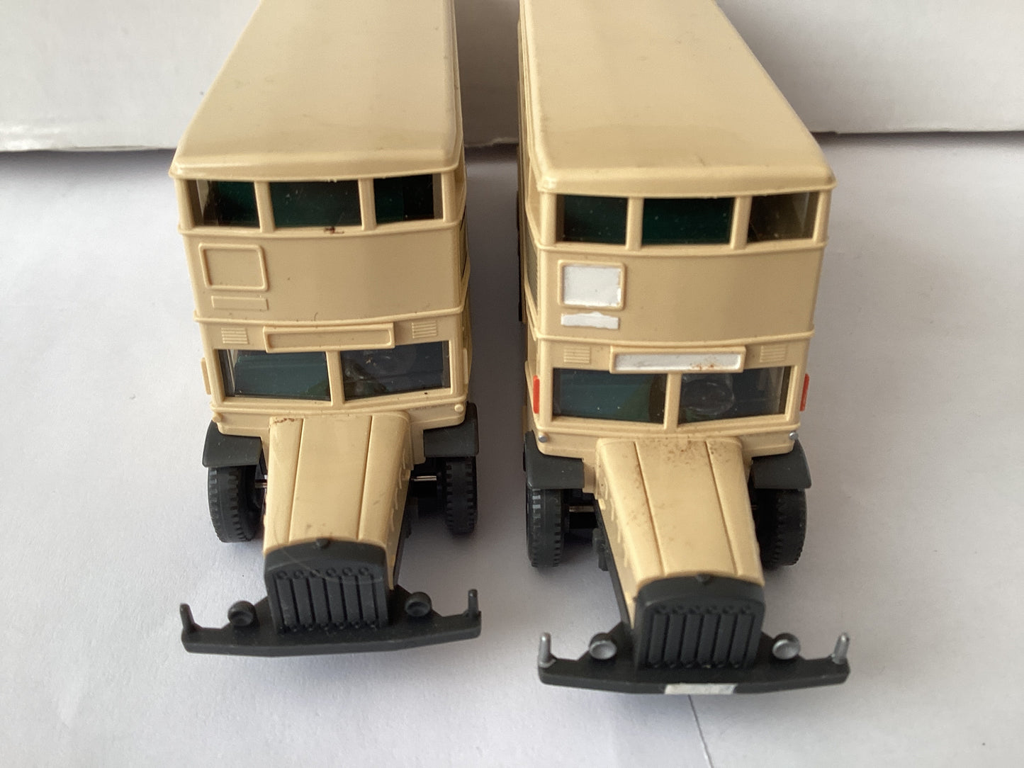 2 X WIKING 1.87 Scale (HO/OO Gauge) PLASTIC MERCEDES BERLIN DOUBLE DECKER BUS