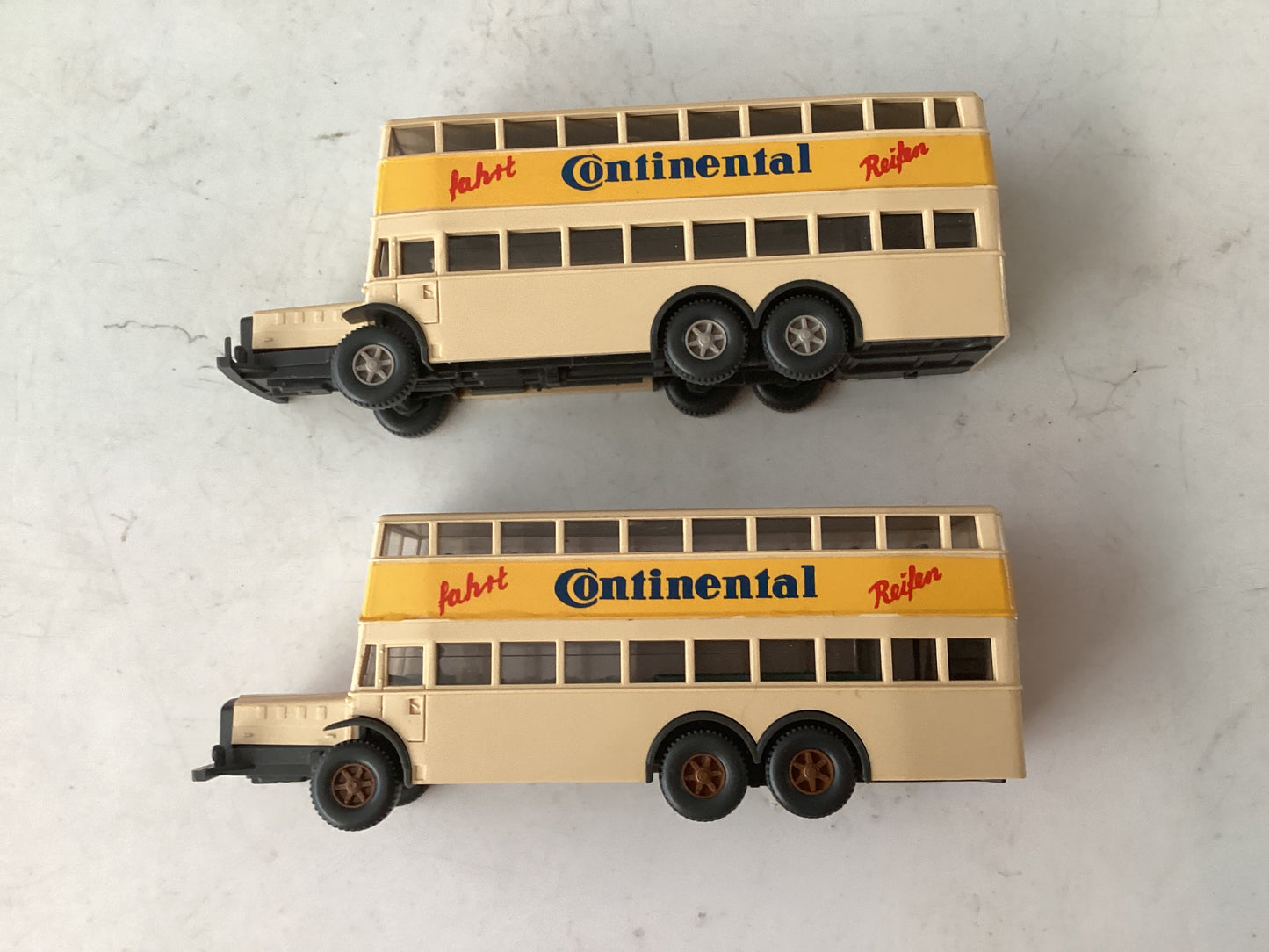 (Copy) 2 X WIKING 1.87 Scale (HO/OO Gauge) PLASTIC MERCEDES BERLIN DOUBLE DECKER BUS