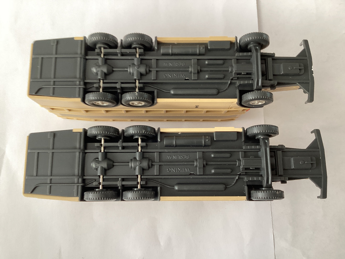 2 X WIKING 1.87 Scale (HO/OO Gauge) PLASTIC MERCEDES BERLIN DOUBLE DECKER BUS