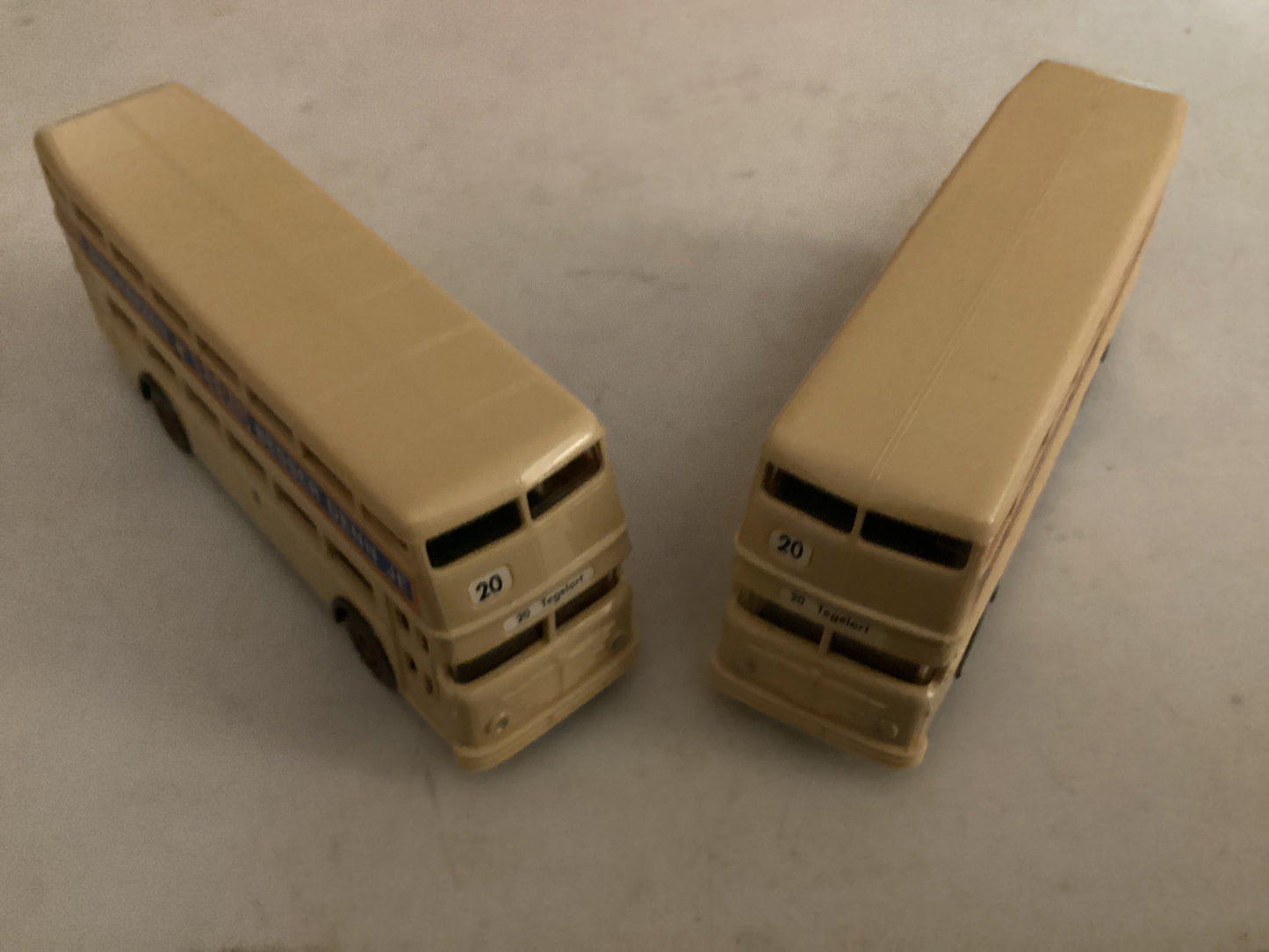 2 X 1.87 Scale (HO/OO Gauge) PLASTIC MERCEDES BERLIN DOUBLE DECKER BUS