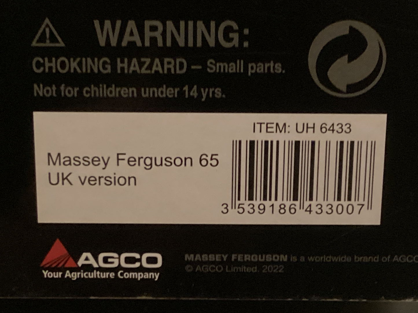 UNIVERSAL HOBBIES [UH6433) 1:32 SCALE MASSEY FERGUSON 65 UK VERSION