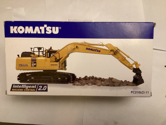 UNIVERSAL HOBBIES [UH8157):1;50 Scale KOMATSU PC210LCi IMC 2.0 360 EXCAVATOR