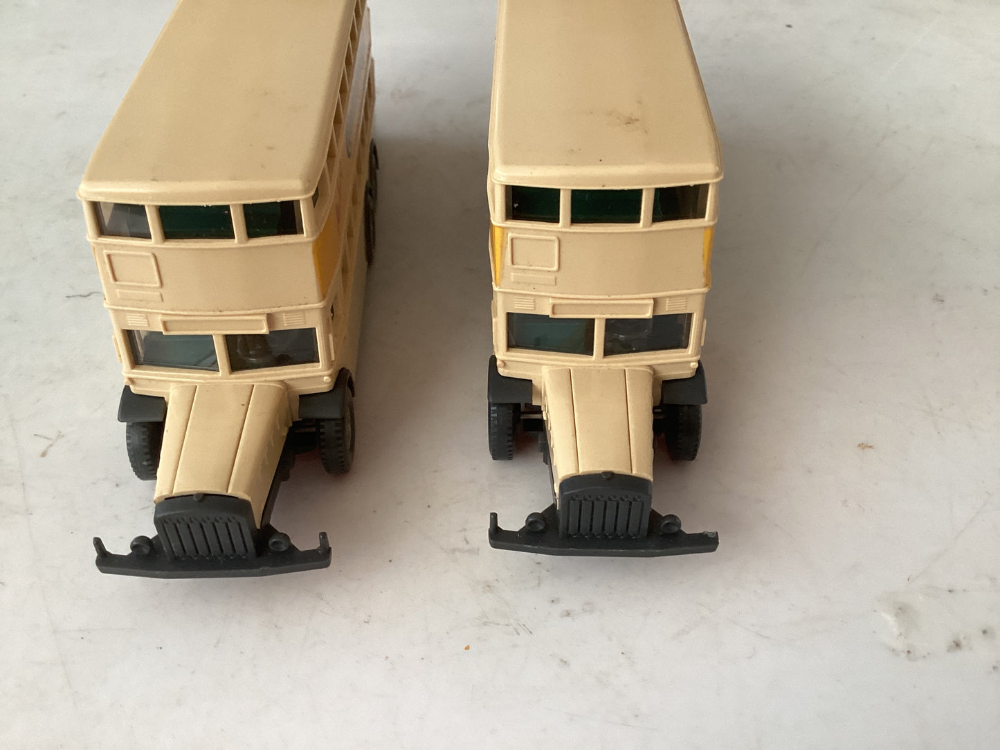 (Copy) 2 X WIKING 1.87 Scale (HO/OO Gauge) PLASTIC MERCEDES BERLIN DOUBLE DECKER BUS
