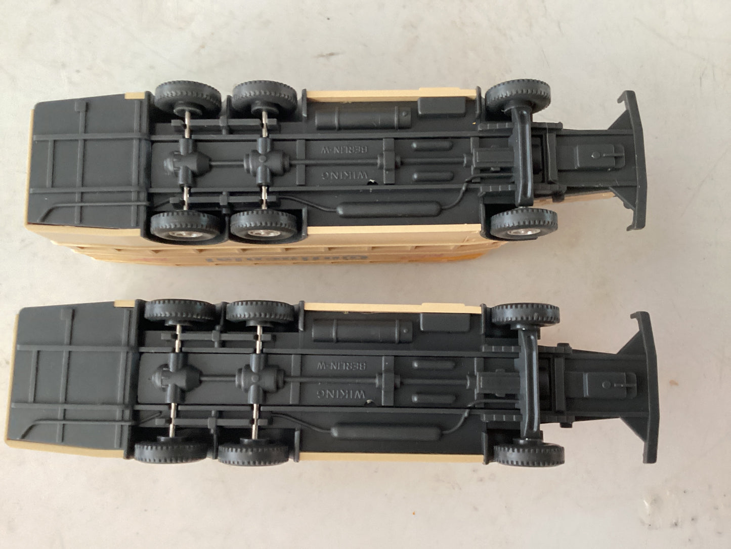 (Copy) 2 X WIKING 1.87 Scale (HO/OO Gauge) PLASTIC MERCEDES BERLIN DOUBLE DECKER BUS