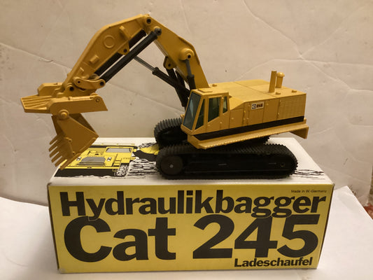NZG NO 177 CAT 245 HYDRAULIC 360 FACE SHOVEL 1;50 Scale