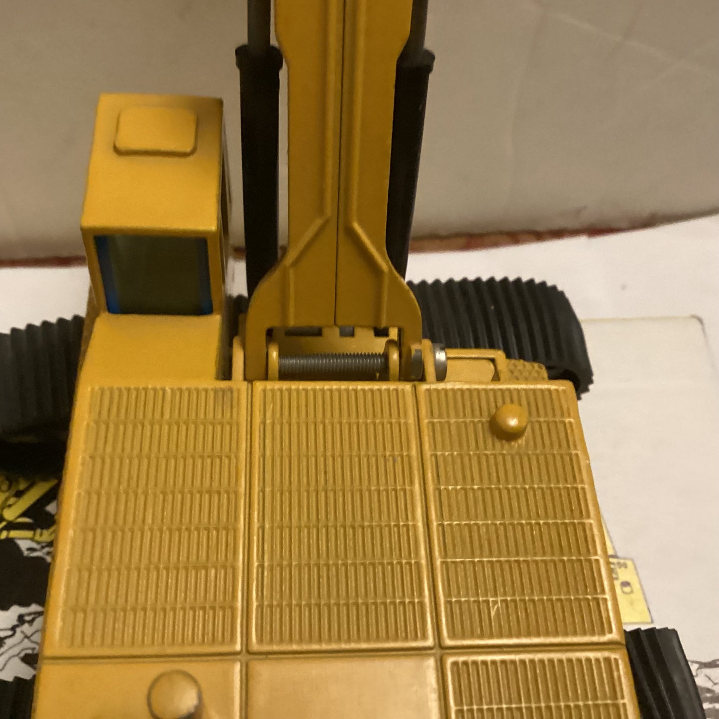 NZG NO 177 CAT 245 HYDRAULIC 360 FACE SHOVEL 1;50 Scale