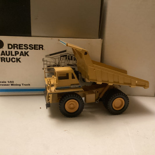 Conrad 1:50 scale Dresser  Haulpak Mining Rigid Dump-truck