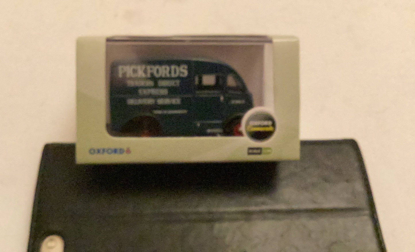Oxford Diecast 1:76 Scale 76CM002 Pickfords Commer Q25