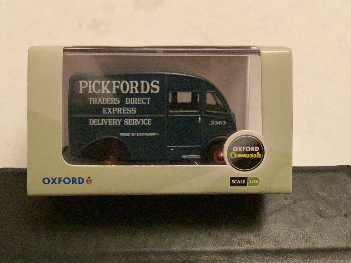 Oxford Diecast 1:76 Scale 76CM002 Pickfords Commer Q25