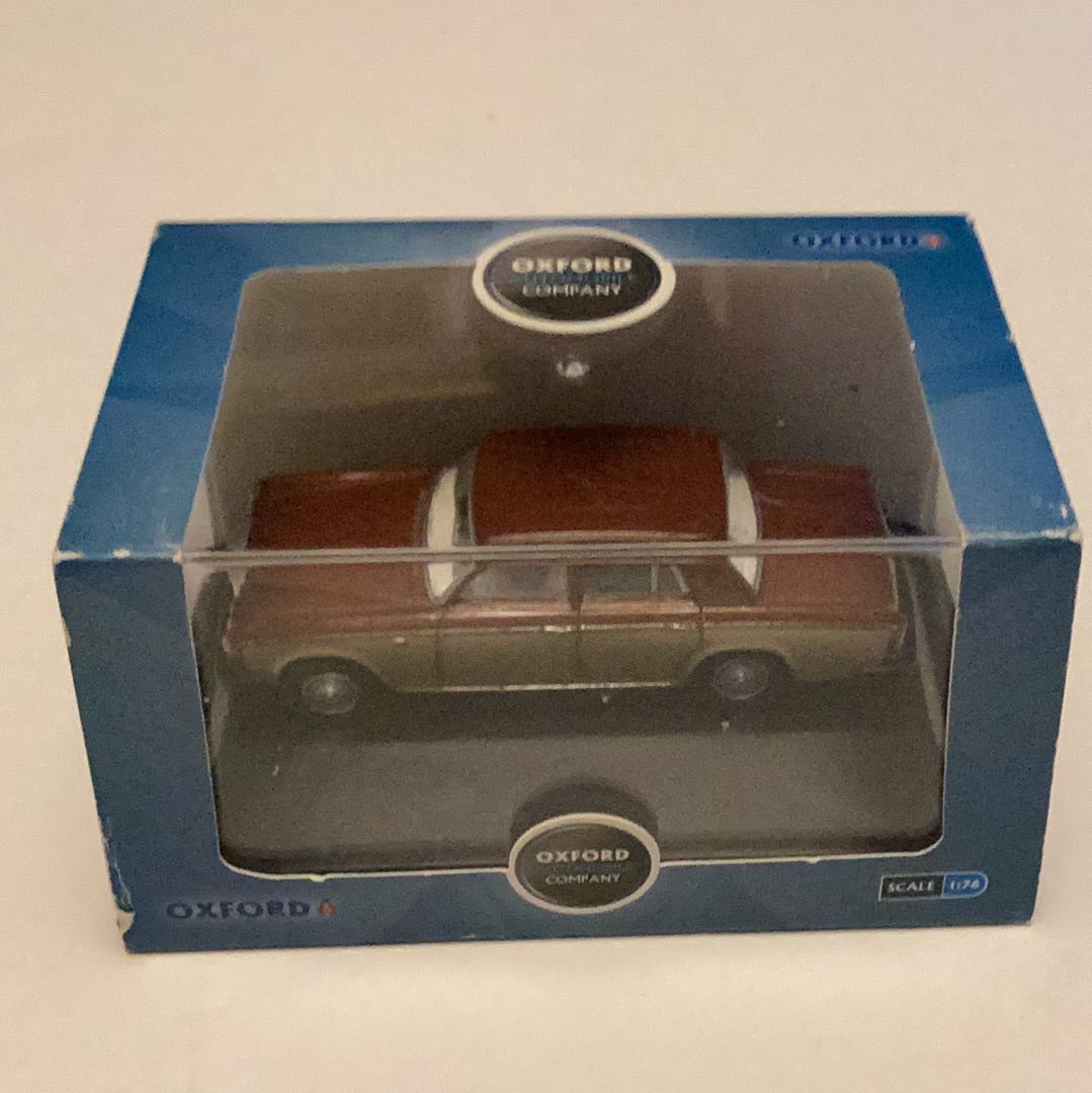 Oxford diecast 76BT2002 Bentley T2 Saloon Nutmeg / Silver Sand