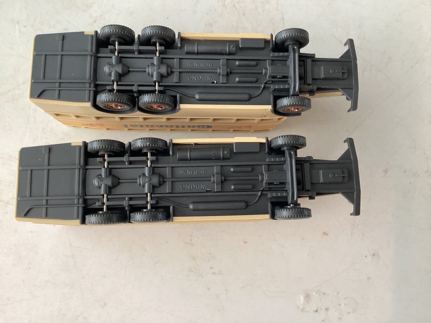 2 X WIKING 1.87 Scale (HO/OO Gauge) PLASTIC MERCEDES BERLIN DOUBLE DECKER BUS
