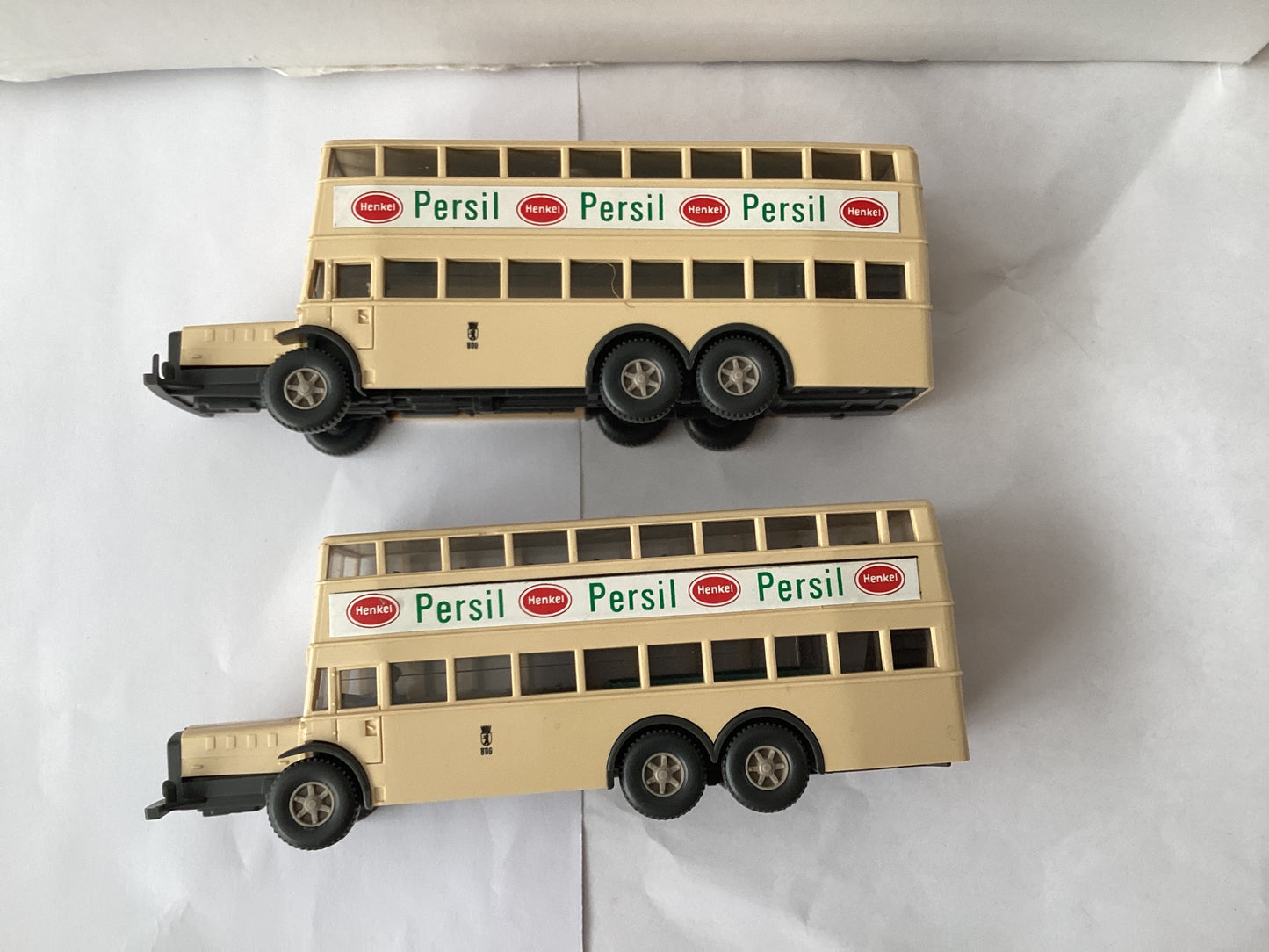 2 X WIKING 1.87 Scale (HO/OO Gauge) PLASTIC MERCEDES BERLIN DOUBLE DECKER BUS
