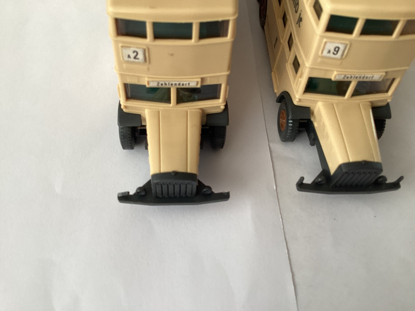 2 X WIKING 1.87 Scale (HO/OO Gauge) PLASTIC MERCEDES BERLIN DOUBLE DECKER BUS