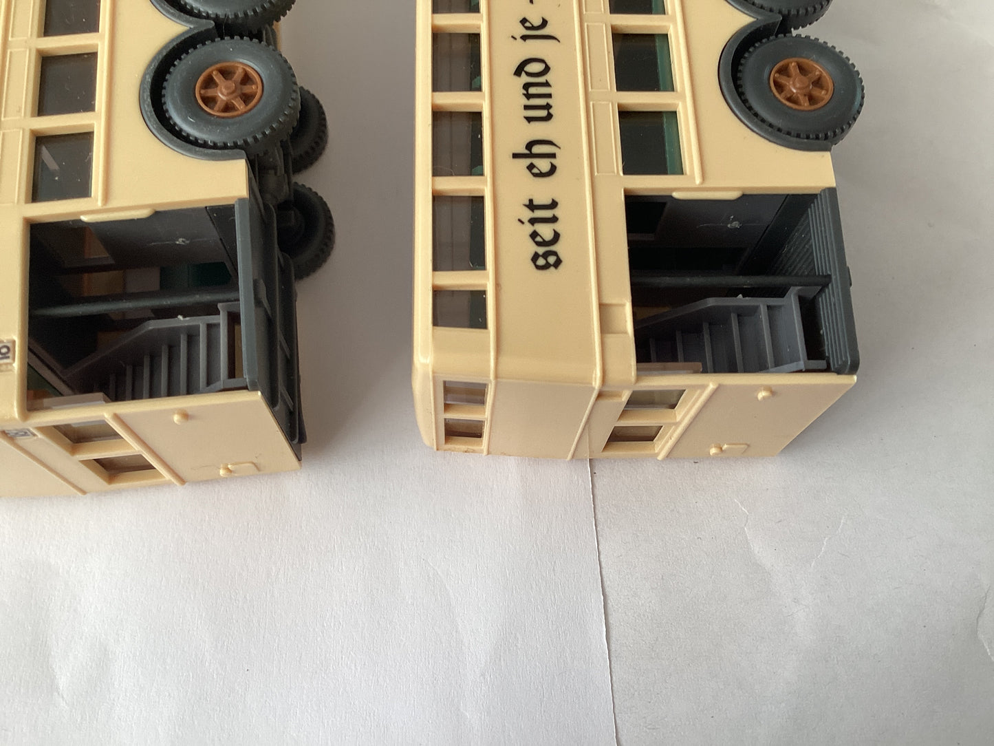 2 X WIKING 1.87 Scale (HO/OO Gauge) PLASTIC MERCEDES BERLIN DOUBLE DECKER BUS