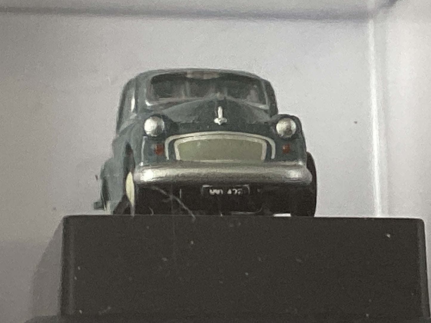 Oxford diecast N GAUGE CODE NMOS006 = MORRIS MINOR SALOON