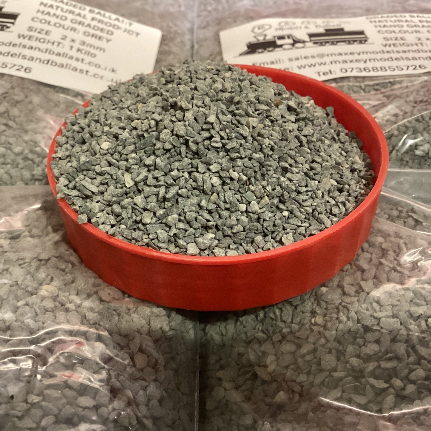 4  x 1 Kilo. BAGS OF 2 X 3 mm GREY BALLAST