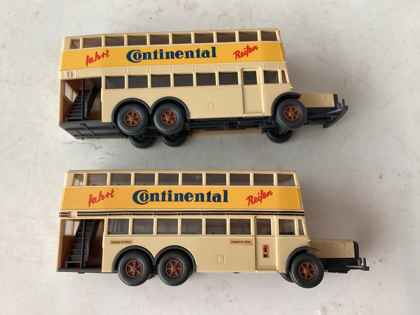 2 X WIKING 1.87 Scale (HO/OO Gauge) PLASTIC MERCEDES BERLIN DOUBLE DECKER BUS