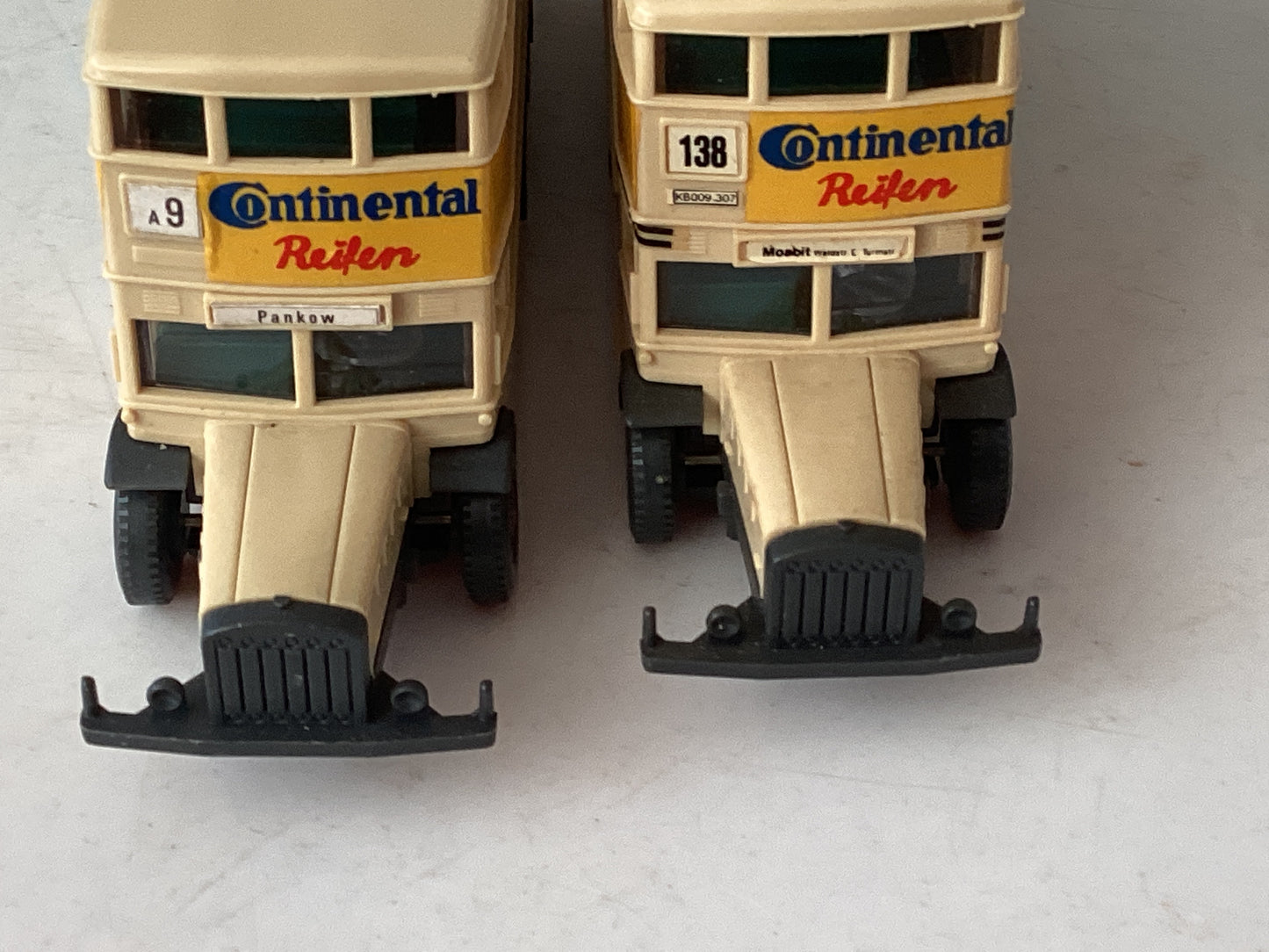 2 X WIKING 1.87 Scale (HO/OO Gauge) PLASTIC MERCEDES BERLIN DOUBLE DECKER BUS