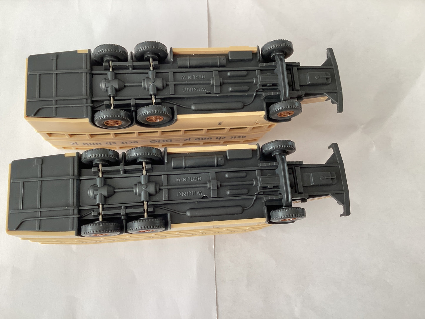 2 X WIKING 1.87 Scale (HO/OO Gauge) PLASTIC MERCEDES BERLIN DOUBLE DECKER BUS
