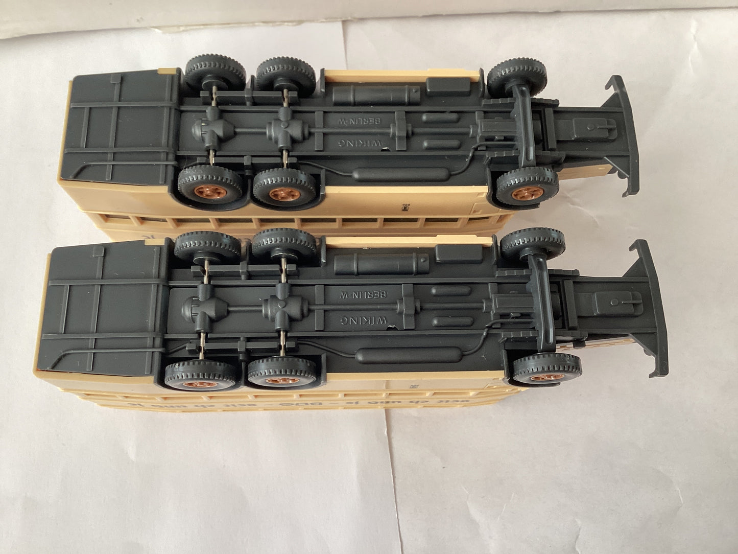 2 X WIKING 1.87 Scale (HO/OO Gauge) PLASTIC MERCEDES BERLIN DOUBLE DECKER BUS