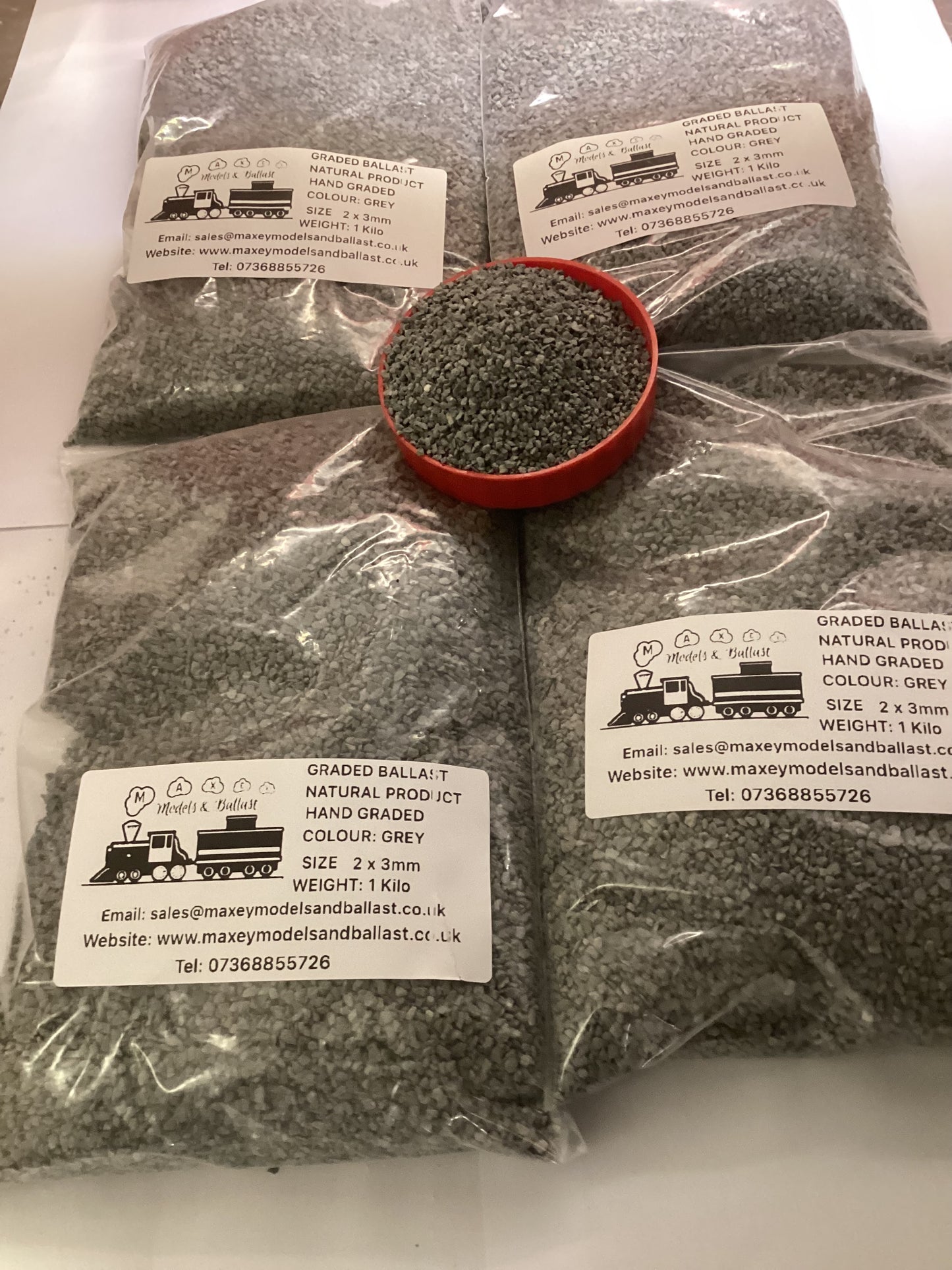 4  x 1 Kilo. BAGS OF 2 X 3 mm GREY BALLAST