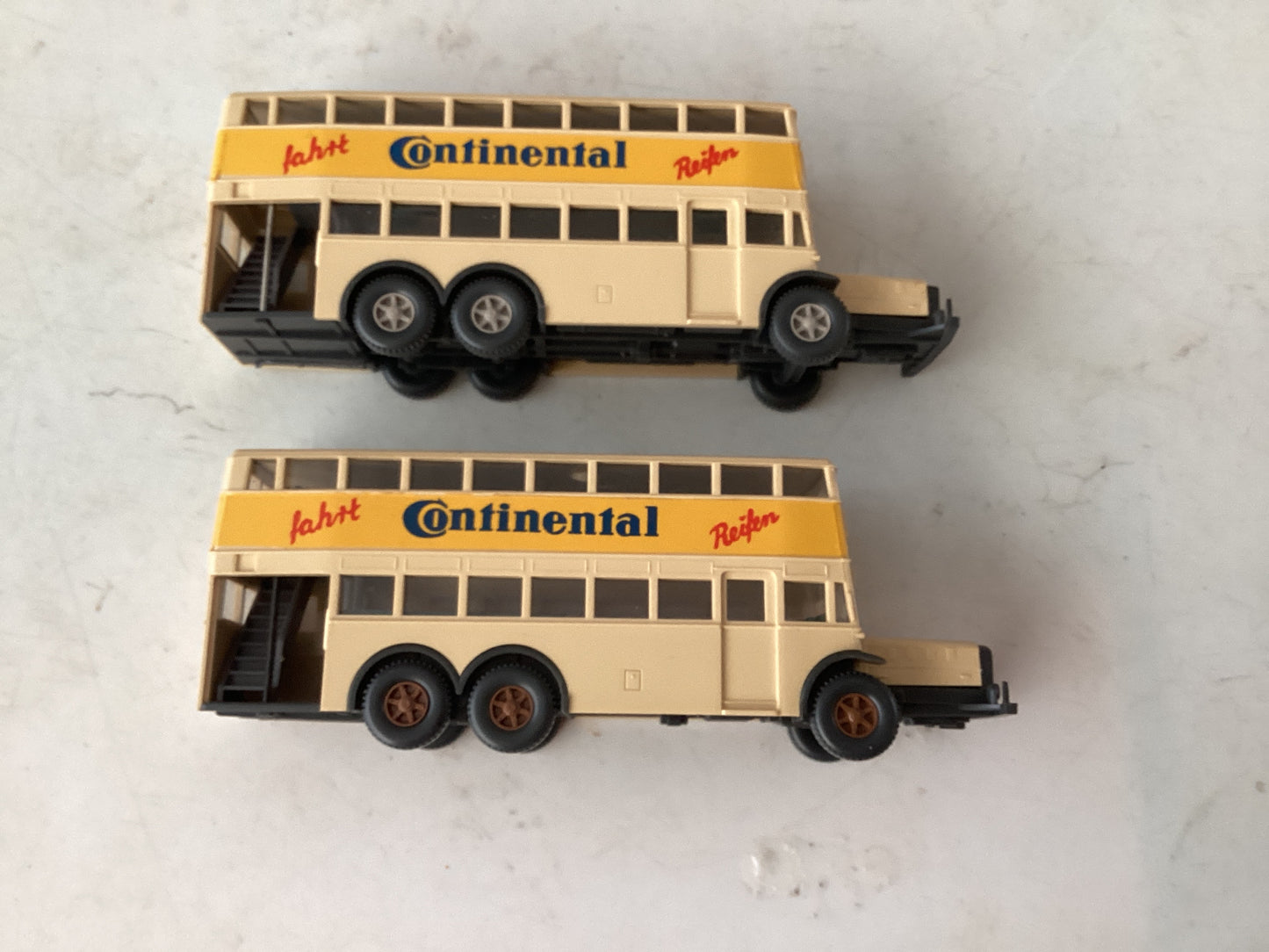 (Copy) 2 X WIKING 1.87 Scale (HO/OO Gauge) PLASTIC MERCEDES BERLIN DOUBLE DECKER BUS
