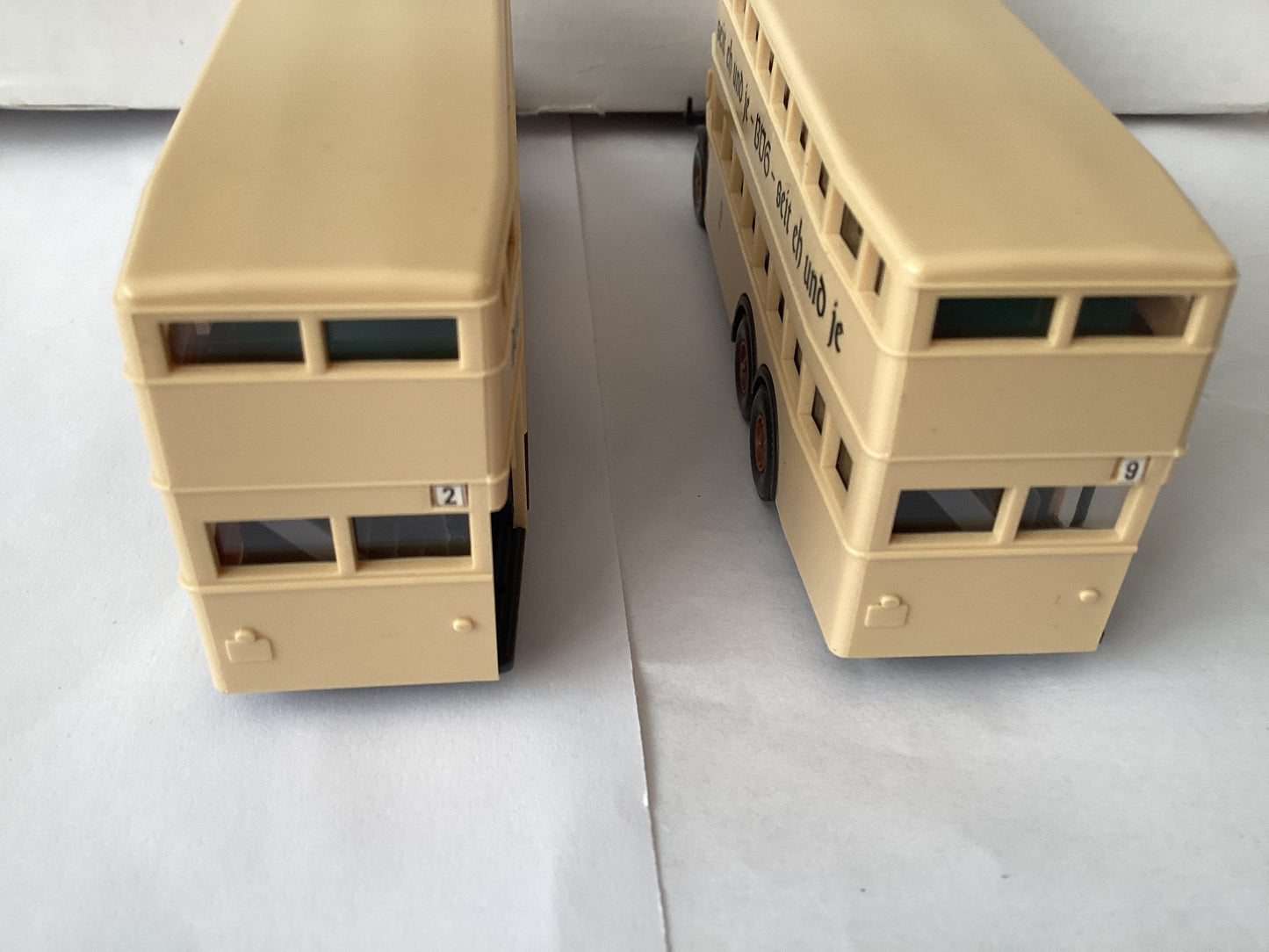 2 X WIKING 1.87 Scale (HO/OO Gauge) PLASTIC MERCEDES BERLIN DOUBLE DECKER BUS