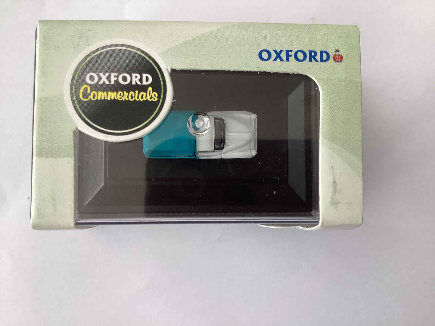 Oxford diecast N GAUGE CODE NMMT012 = MORRIS 1000 VAN CO-OP