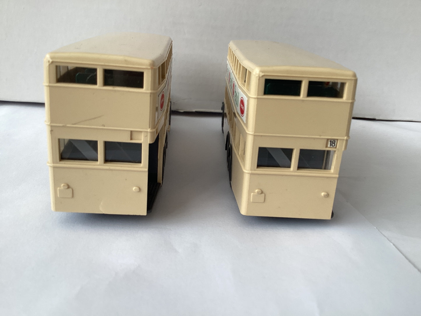 2 X WIKING 1.87 Scale (HO/OO Gauge) PLASTIC MERCEDES BERLIN DOUBLE DECKER BUS