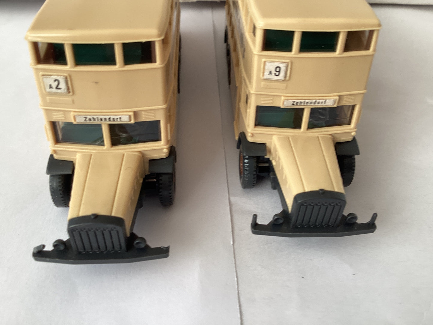 2 X WIKING 1.87 Scale (HO/OO Gauge) PLASTIC MERCEDES BERLIN DOUBLE DECKER BUS