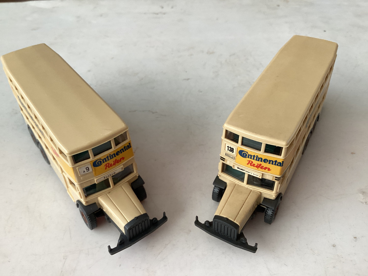2 X WIKING 1.87 Scale (HO/OO Gauge) PLASTIC MERCEDES BERLIN DOUBLE DECKER BUS