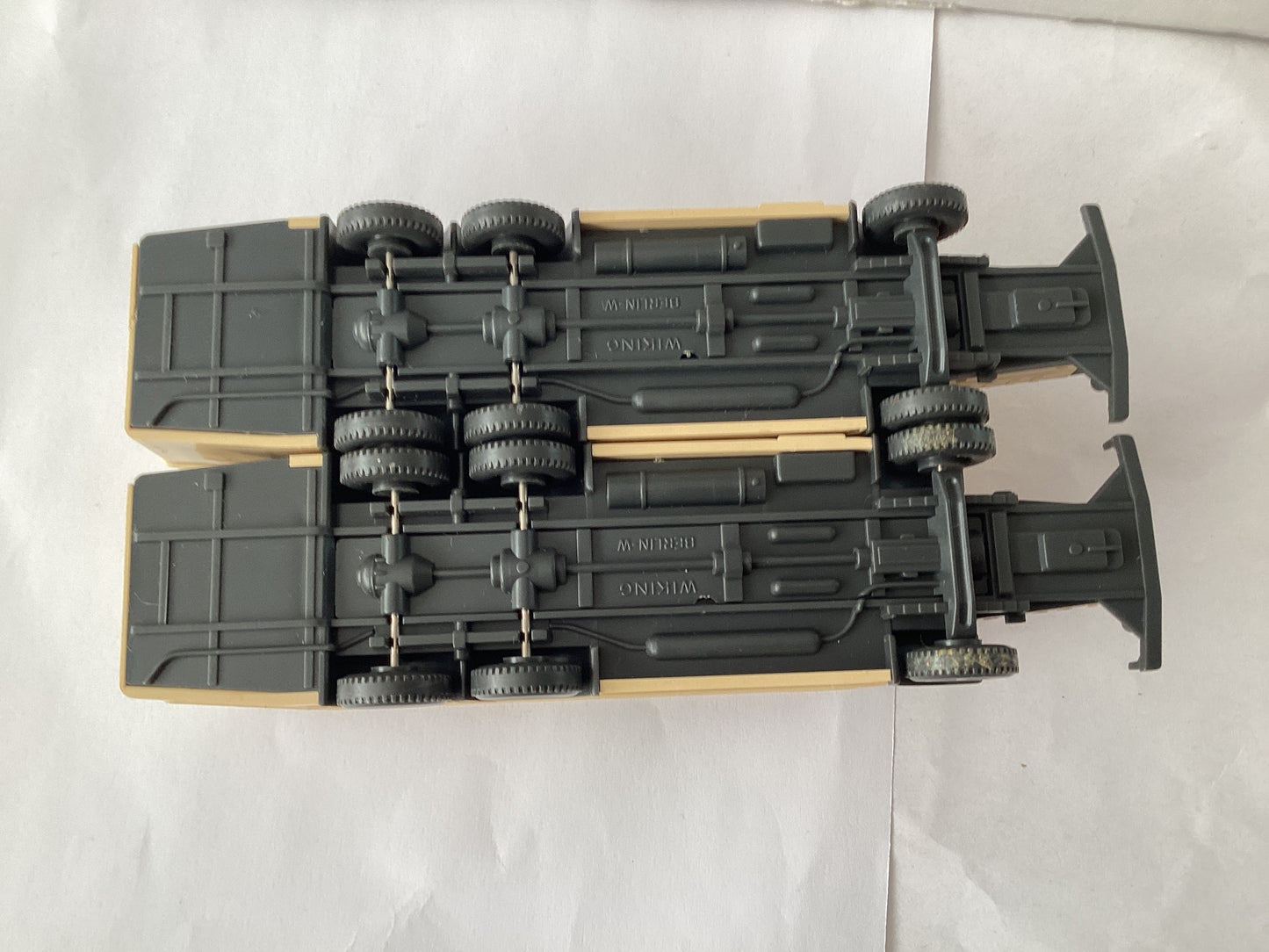 2 X WIKING 1.87 Scale (HO/OO Gauge) PLASTIC MERCEDES BERLIN DOUBLE DECKER BUS