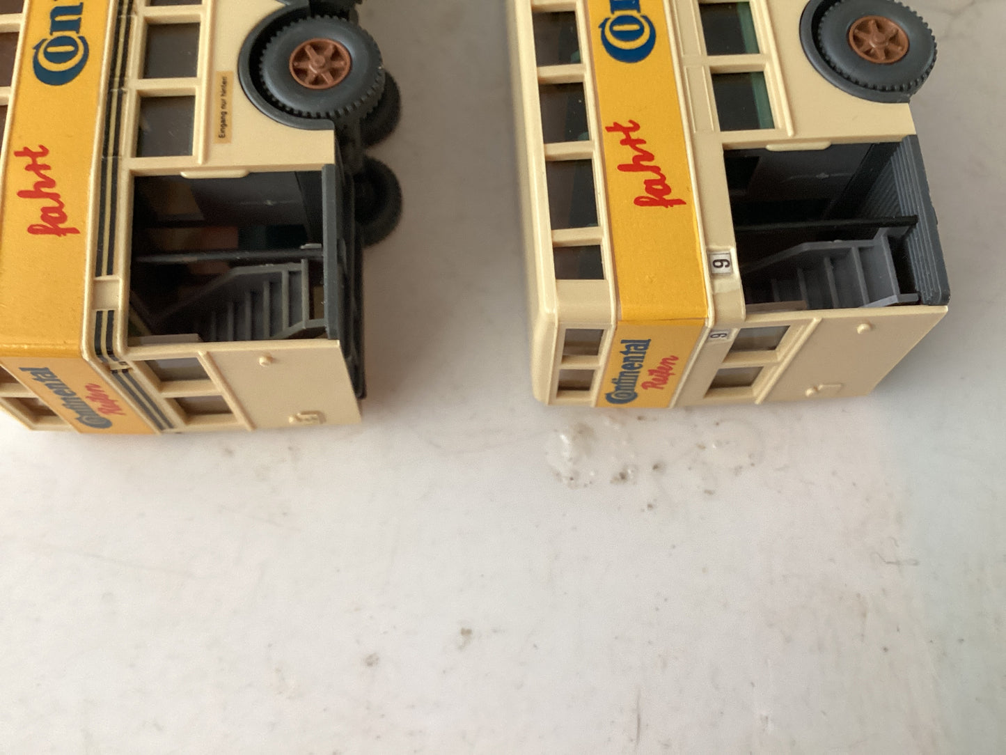 2 X WIKING 1.87 Scale (HO/OO Gauge) PLASTIC MERCEDES BERLIN DOUBLE DECKER BUS