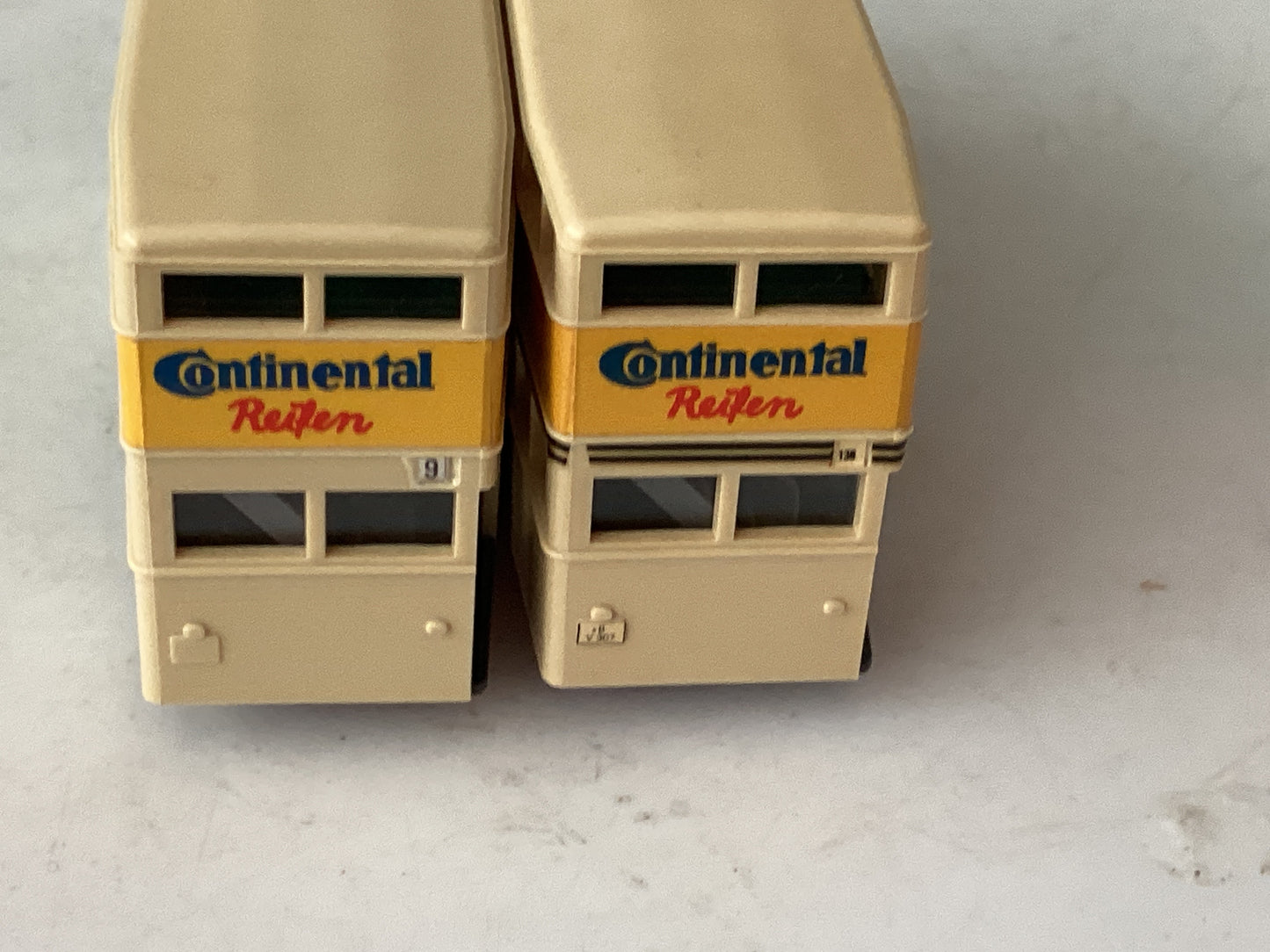 2 X WIKING 1.87 Scale (HO/OO Gauge) PLASTIC MERCEDES BERLIN DOUBLE DECKER BUS