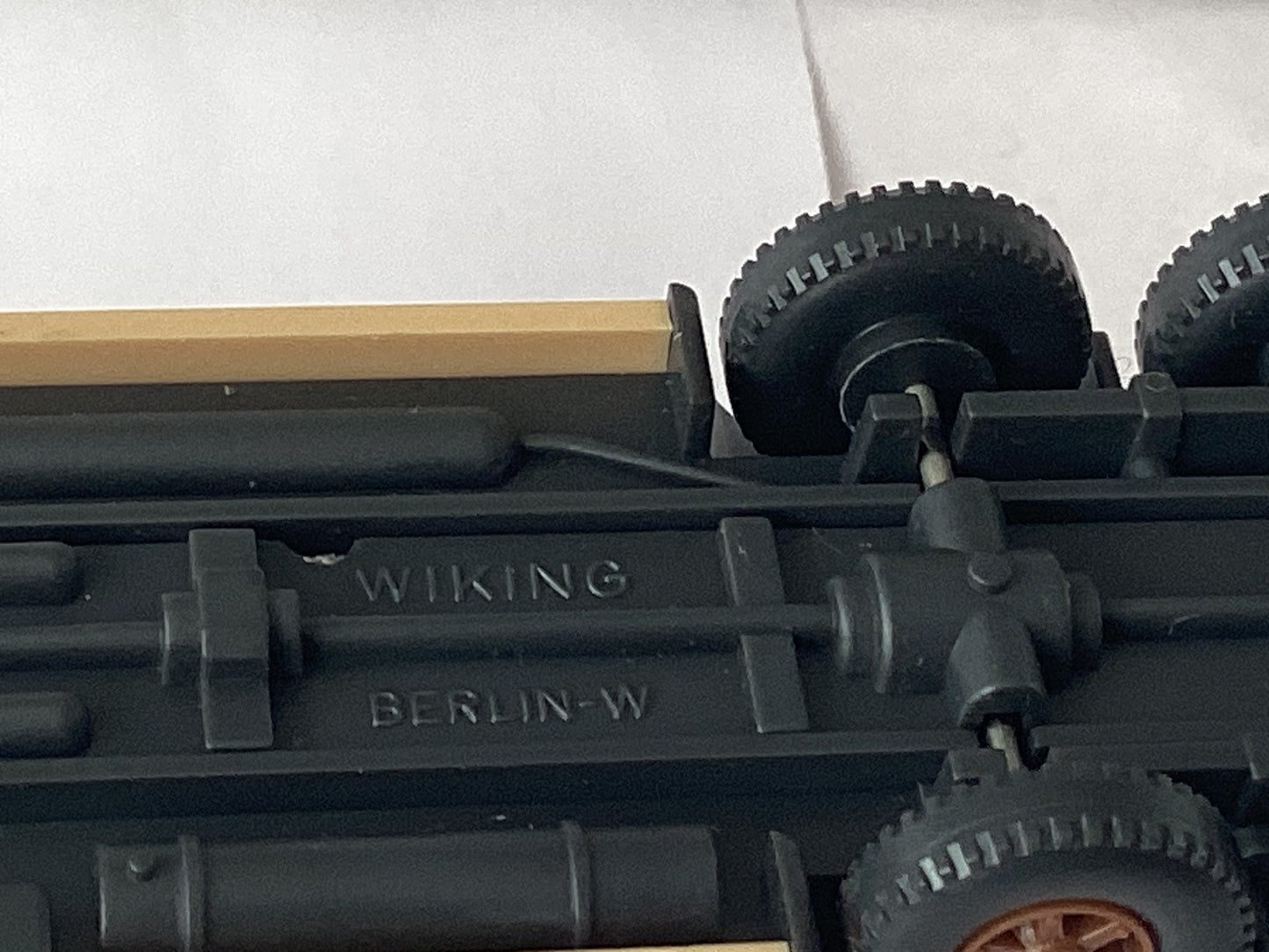 2 X WIKING 1.87 Scale (HO/OO Gauge) PLASTIC MERCEDES BERLIN DOUBLE DECKER BUS