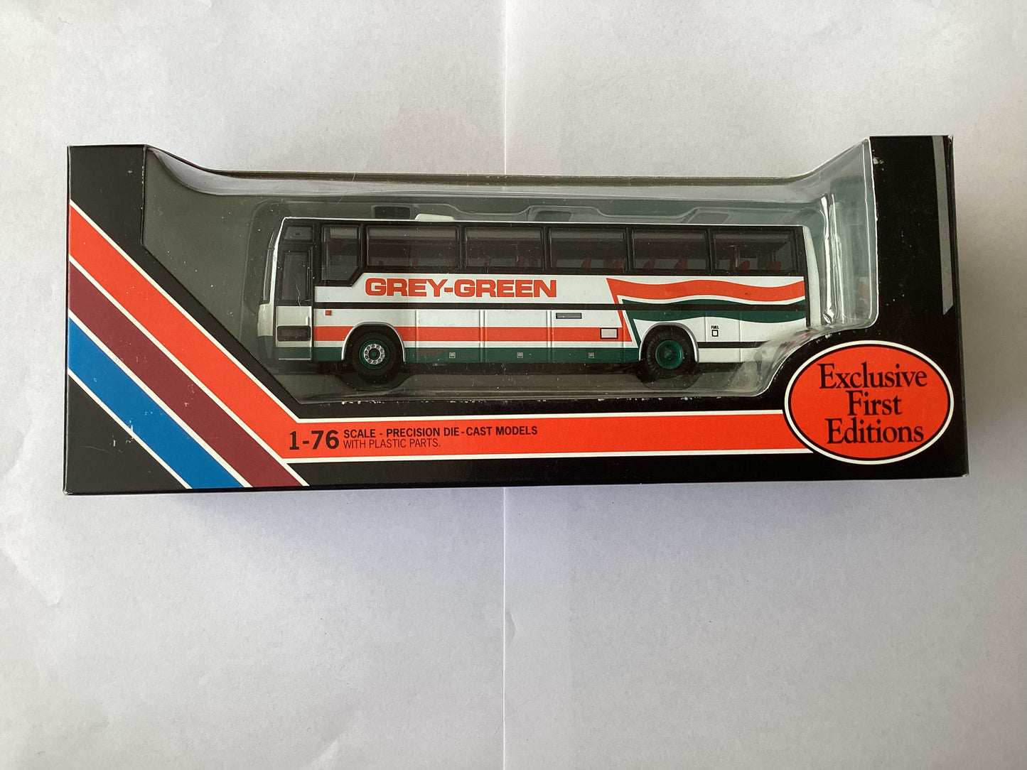 EFE 26602 PLAXTON PARAMOUNT 3500;GREY GREEN COACH