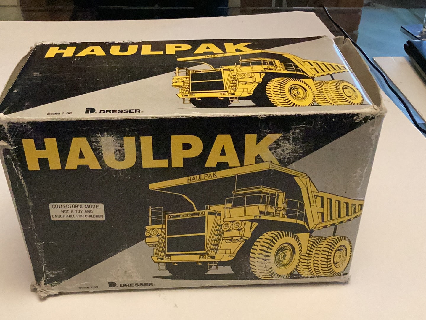 Conrad 1:50 scale Komatsu Haulpak Mining Rigid Dump-truck