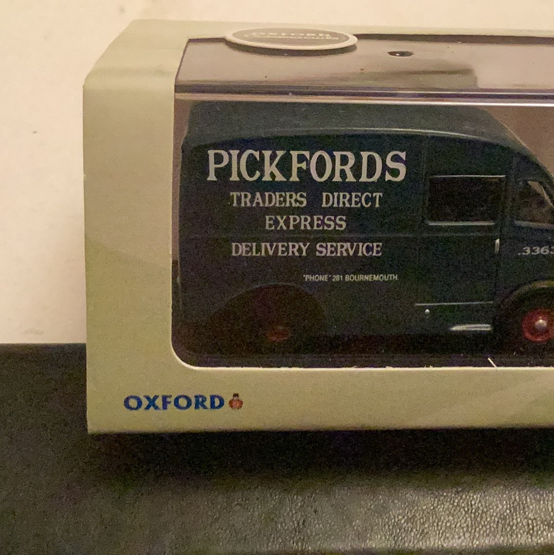 Oxford Diecast 1:76 Scale 76CM002 Pickfords Commer Q25