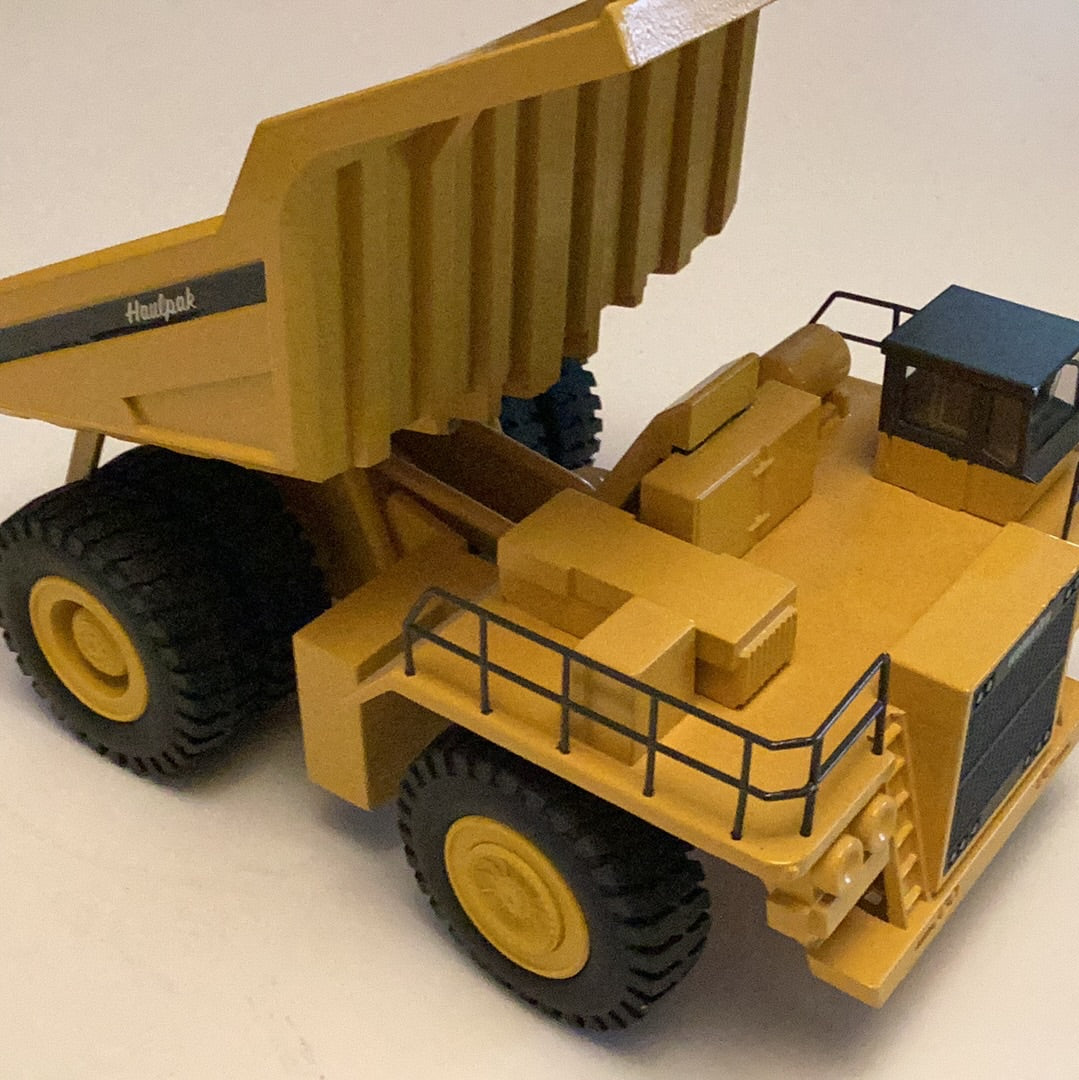 Conrad 1:50 scale Komatsu Haulpak Mining Rigid Dump-truck