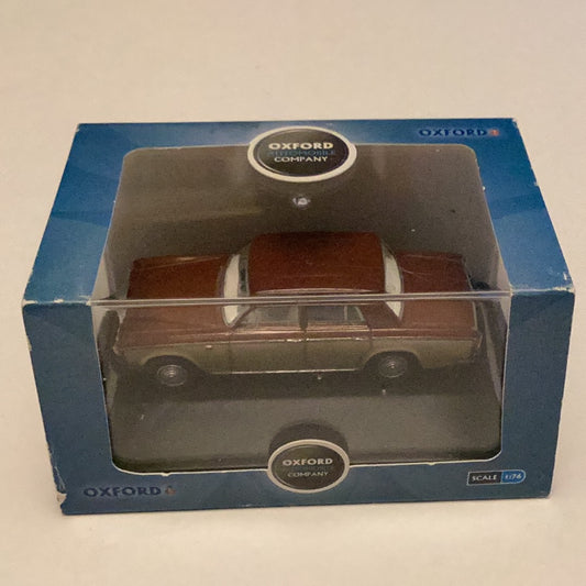 Oxford diecast 76BT2002 Bentley T2 Saloon Nutmeg / Silver Sand